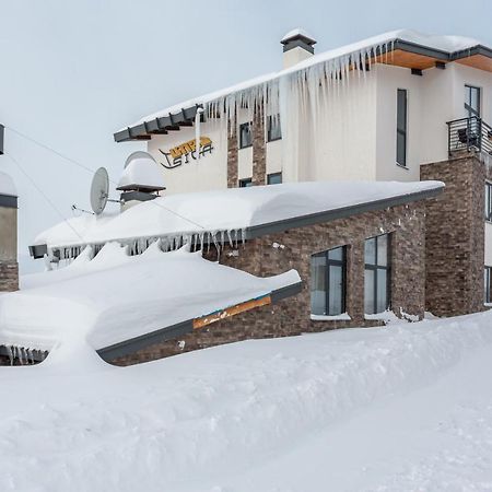 Hotel Tsiga Goedaoeri Buitenkant foto