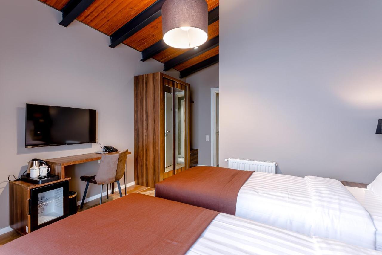 Hotel Tsiga Goedaoeri Buitenkant foto