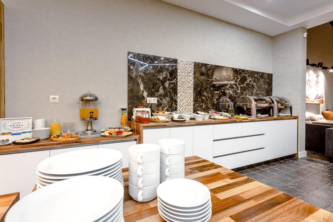 Hotel Tsiga Goedaoeri Buitenkant foto